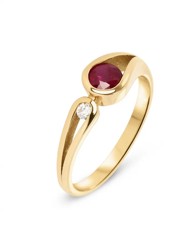Bague Rubis Rouge Rond 4.5mm et Diamant en Or Jaune 750 pour femme - Bijoux Trabbia Vuillermoz